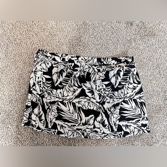 Catalina Women's Skirted Swimsuit Skirt Bottom black and white side split M 3431 - Picture 6 of 12